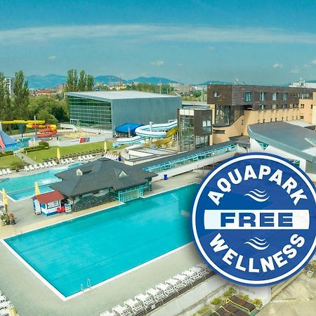 Hotel Aquacity Seasons Poprad Bagian luar foto