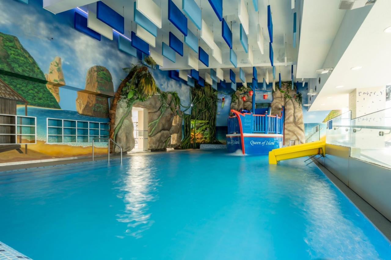 Hotel Aquacity Seasons Poprad Bagian luar foto