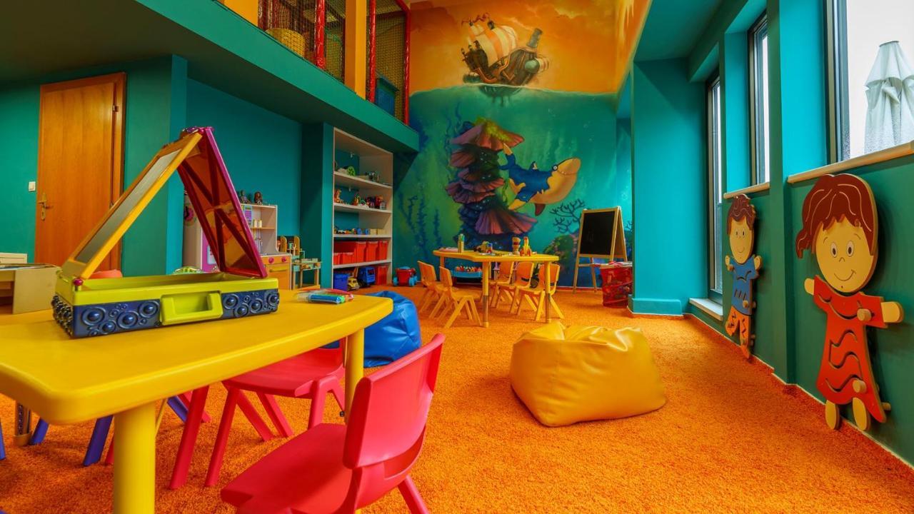 Hotel Aquacity Seasons Poprad Bagian luar foto