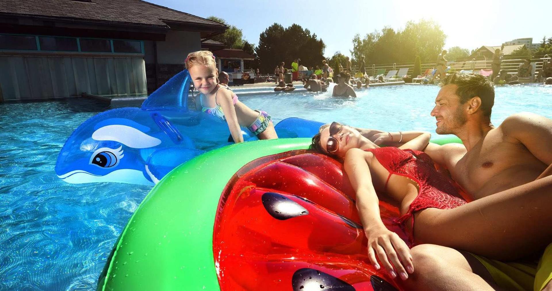 Hotel Aquacity Seasons Poprad Bagian luar foto