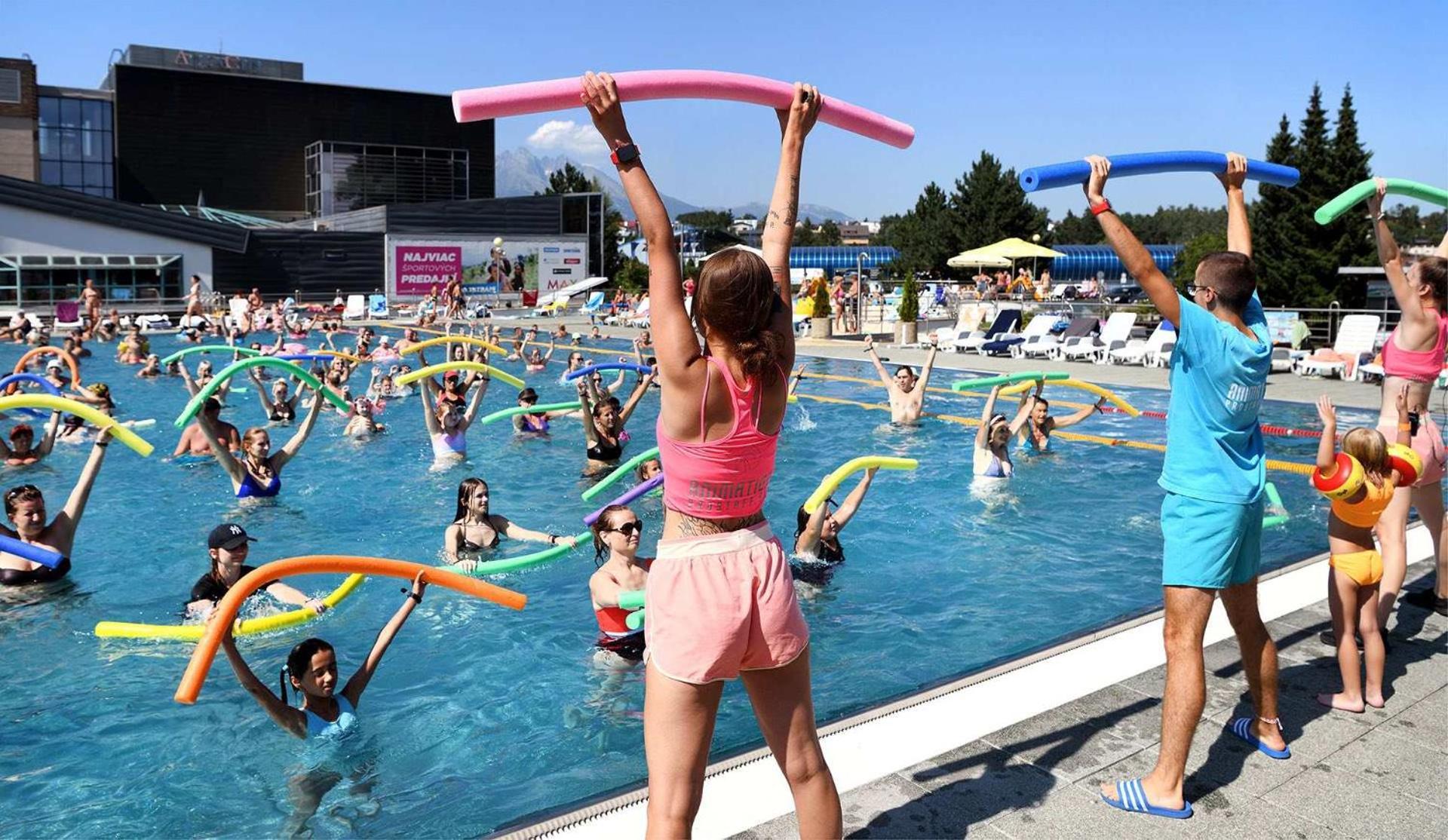 Hotel Aquacity Seasons Poprad Bagian luar foto