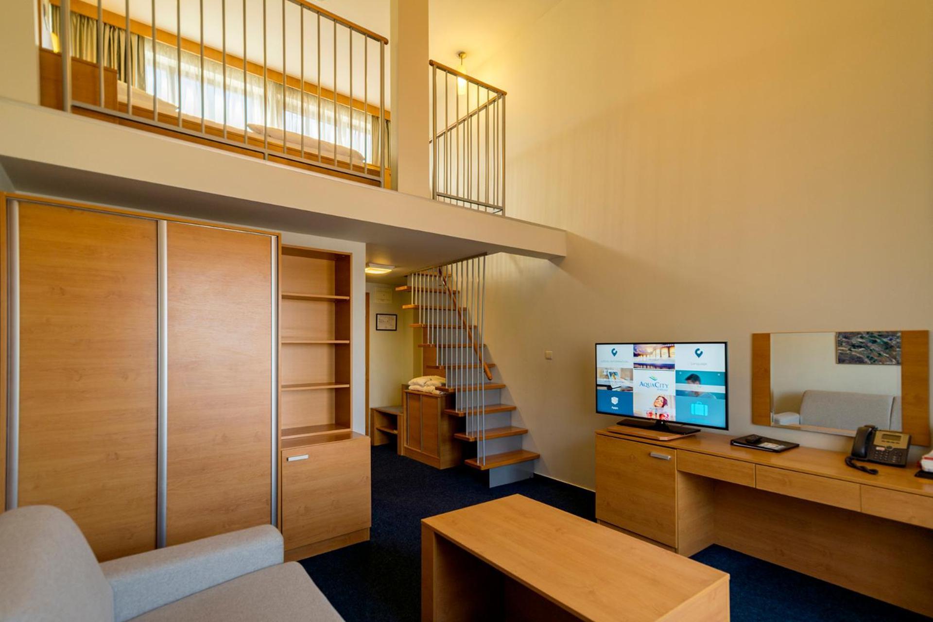 Hotel Aquacity Seasons Poprad Bagian luar foto