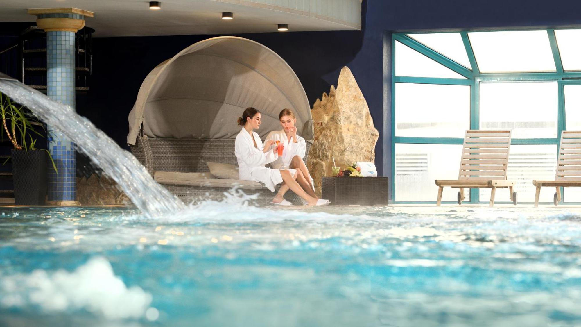 Hotel Aquacity Seasons Poprad Bagian luar foto