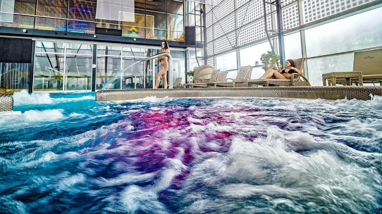 Hotel Aquacity Seasons Poprad Bagian luar foto
