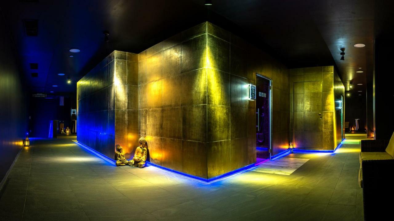 Hotel Aquacity Seasons Poprad Bagian luar foto
