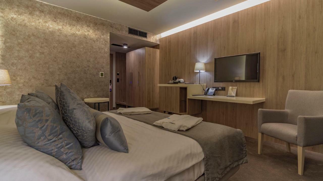Hotel Aquacity Seasons Poprad Bagian luar foto